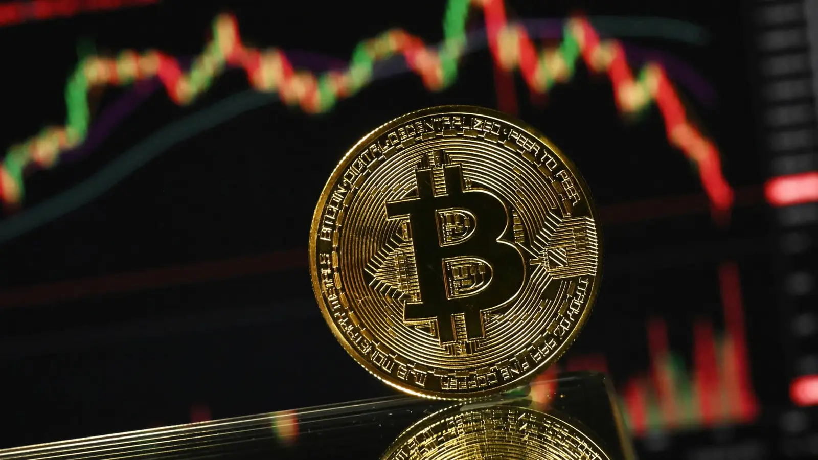 بیت کوین نزدیک ۸۴ هزار دلار؛ افت مومنتوم بازار