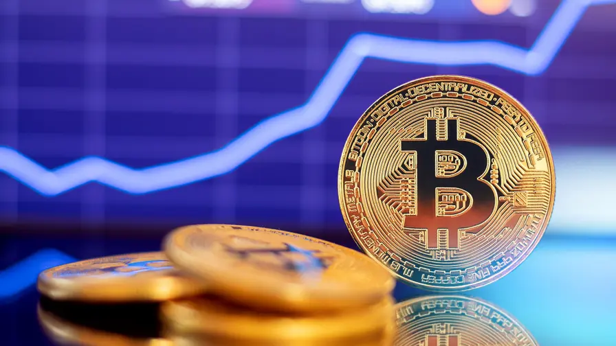 رشد بیت کوین تا بالای ۷۷۴۰۰ دلار پس از تصمیم بانک ژاپن