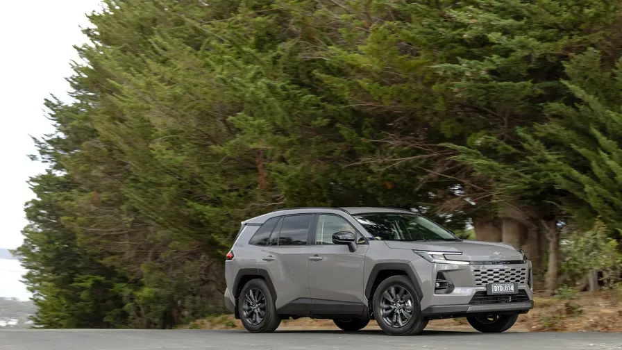 تویوتا RAV4 GXL پلاگین هیبریدی راهی استرالیا می شود
