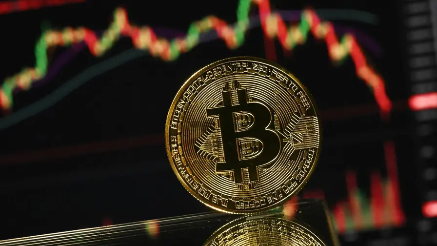 بیت کوین نزدیک ۸۴ هزار دلار؛ افت مومنتوم بازار